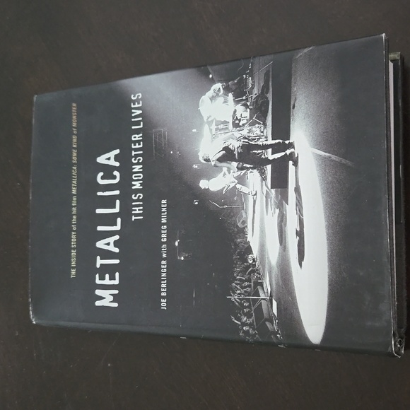 Metallica this monster lives book - Picture 1 of 4